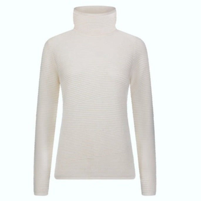 The Ellie product image from the front. Comfortable and chic, 100% organic cotton link stitch pullover transforms the everyday sweatshirt to sports-elegant style Slightly relaxed fit. Perfect for a day trip on the lake and evening stroll. Soft. Breathable. Sustainable. 100% cotton.