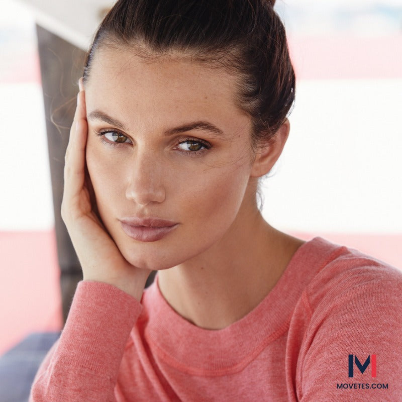 The Delicately Soft Restore Sweater is a vintage-inspired timeless classic that moves us to embrace movement and restorative calm. This delicately soft organic cotton crewneck offers a delightful contrast to polyester performance wear.